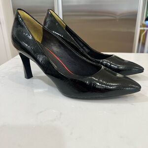 Rockport total motion Black Pointed-Toe Mid-Heel Pumps